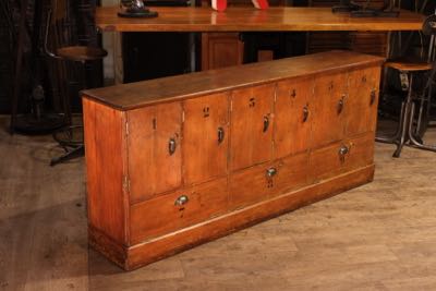 armoire ancienne en merisier Louis VXI